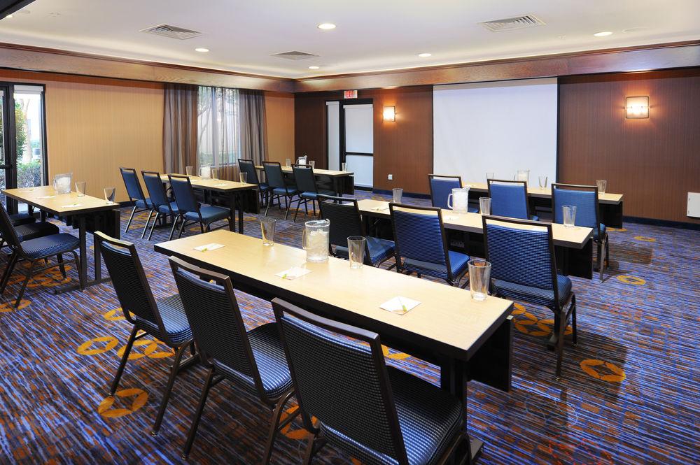 Courtyard By Marriott Dallas Plano In Legacy Park מראה חיצוני תמונה